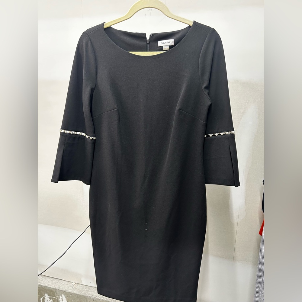 Calvin Klein Black Dress with Elegant Sleeve Details